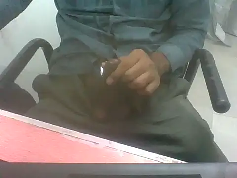 Snapshot of lltstr52 chatting on 03.31.26 lltstr52 online show from 03.31.26