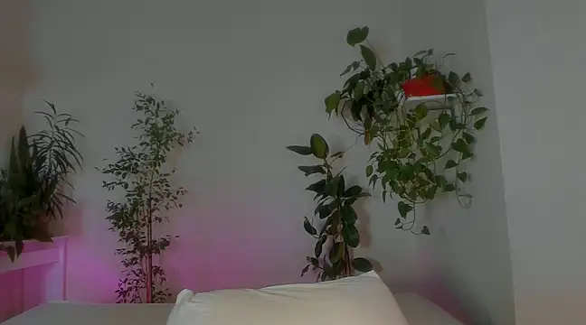 Snapshot of Masha_01 chatting on 02.10.25 Masha 01 online show from 02.10.25