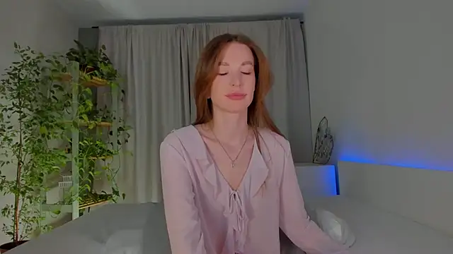 Snapshot of Masha_01 chatting on 09.29.25 Masha 01 online show from 09.29.25