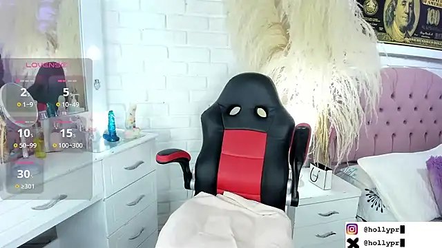 Snapshot of hollyprincess_2 chatting on 02.16.25 hollyprincess 2 online show from 02.16.25