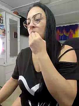 Snapshot of Ameliarizo chatting on 02.13.26 Ameliarizo online show from 02.13.26