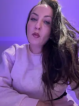 Snapshot of itsCassie chatting on 02.17.26 itsCassie online show from 02.17.26