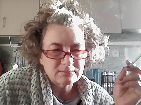 Snapshot of Sunnylarrah chatting on 09.26.25 Sunnylarrah online show from 09.26.25