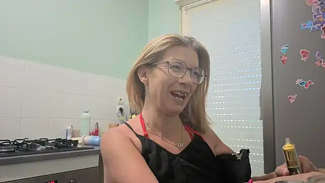 Snapshot of jennylovence chatting on 06.19.26 jennylovence online show from 06.19.26