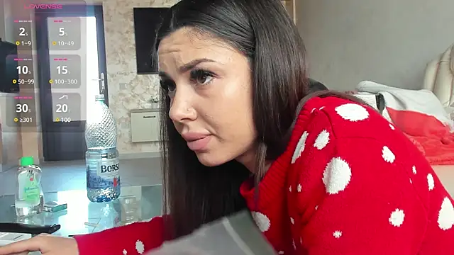 Snapshot of AmiraRosse chatting on 03.10.25 AmiraRosse online show from 03.10.25