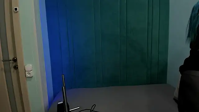 JuliaBusty online show from 12.20.25