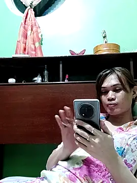 QueenSoreal online show from 11.10.25