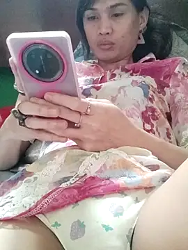 QueenSoreal online show from 02.12.26