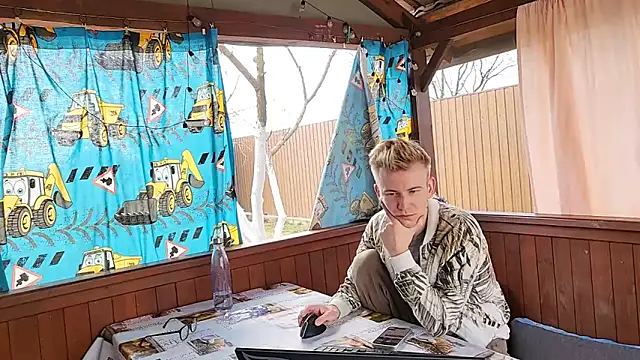 Vuitton online show from 03.27.26