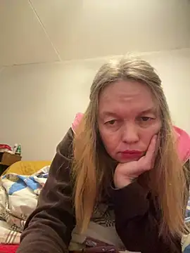 Snapshot of Susanel chatting on 12.14.24 Susanel online show from 12.14.24