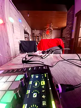 Snapshot of neegrr chatting on 02.18.26 neegrr online show from 02.18.26