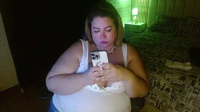 Snapshot of bella_savati chatting on 02.07.25 bella savati online show from 02.07.25