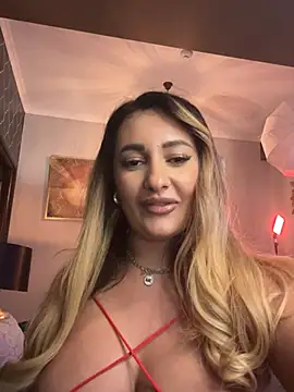 YaaraCollins online show from 12.07.24