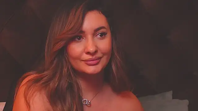 YaaraCollins online show from 01.04.25