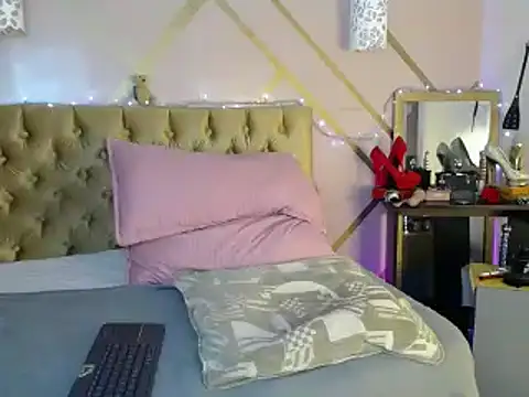 Snapshot of dove_mature chatting on 01.15.25 dove mature online show from 01.15.25