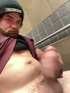 Snapshot of cumgitsumdic chatting on 12.17.24 cumgitsumdic online show from 12.17.24