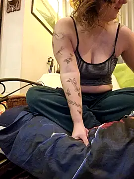 Snapshot of Cutegirlforyou chatting on 12.21.24 Cutegirlforyou online show from 12.21.24