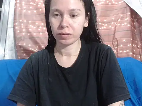 Venusluxodomme online show from 10.08.25