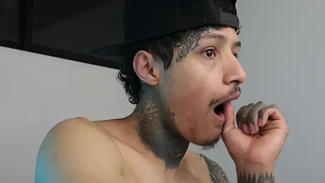 trieone online show from 01.10.25