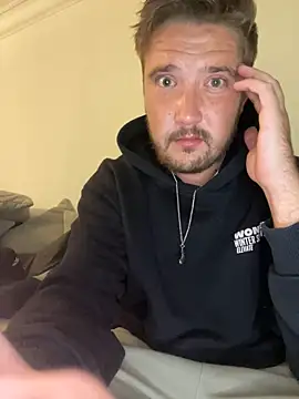 Snapshot of TwopartCuisine chatting on 10.03.25 TwopartCuisine online show from 10.03.25