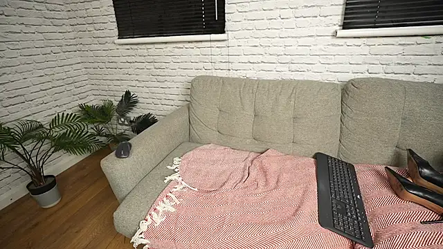 JessicaNylonQueen online show from 02.01.25