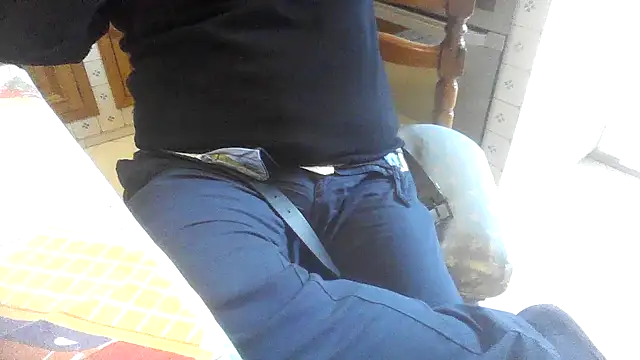 Snapshot of polloiw chatting on 10.31.25 polloiw online show from 10.31.25