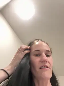 lolabunny9 online show from 10.23.25