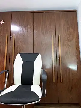 bunny bicht online show from 10.13.25