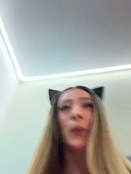 bunny bicht online show from 03.05.26