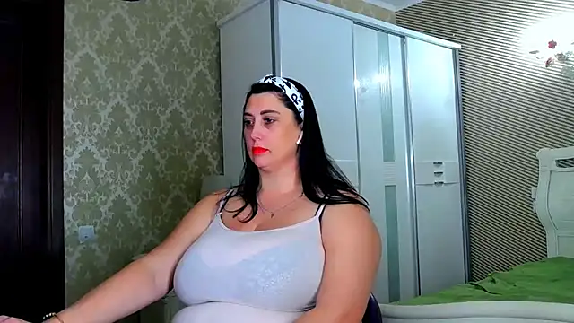 Evelyn Shy online show from 01.09.25