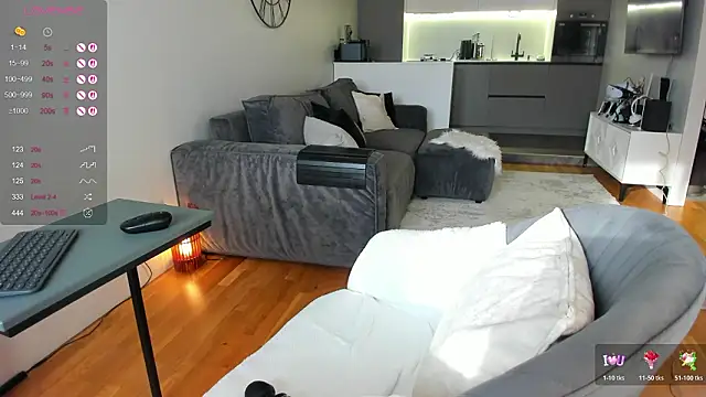 Juicy Bella online show from 02.11.26