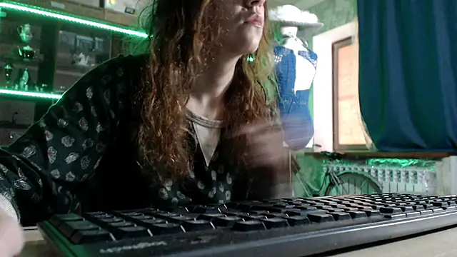 Snapshot of pa1e_pr1ncess chatting on 05.03.26 pa1e pr1ncess online show from 05.03.26