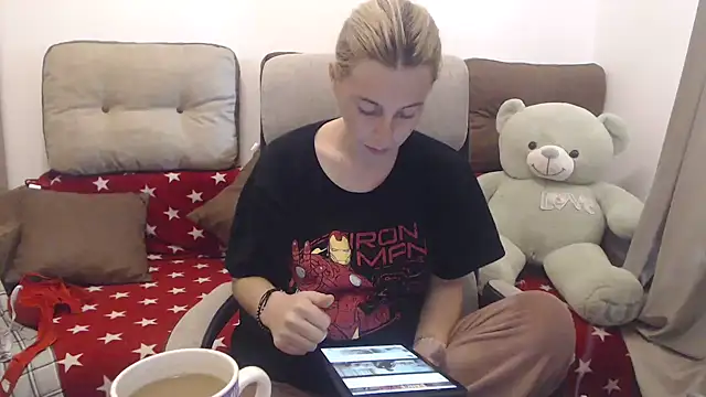 Aliss Hottie online show from 09.28.25