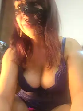 Snapshot of LAURAFOCOSA chatting on 10.11.25 LAURAFOCOSA online show from 10.11.25