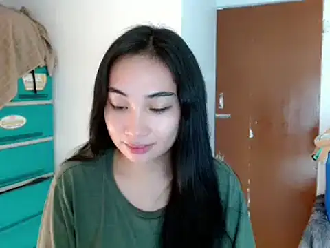 SweetLilly 18 online show from 01.05.25