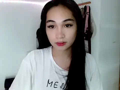 SweetLilly 18 online show from 02.18.25