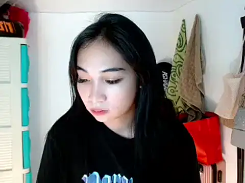 SweetLilly 18 online show from 02.20.25