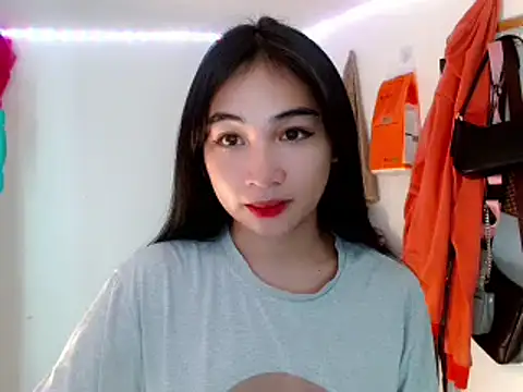 SweetLilly 18 online show from 02.28.25