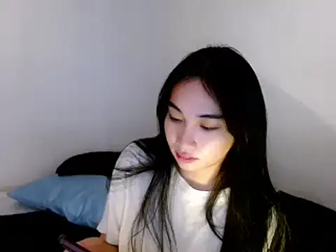 SweetLilly 18 online show from 03.04.25