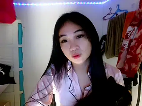 SweetLilly 18 online show from 03.15.25