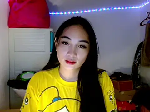 SweetLilly 18 online show from 03.17.25