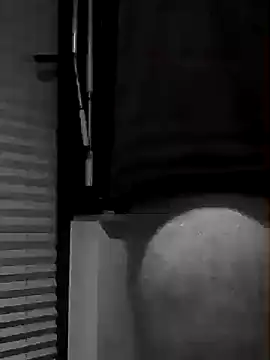 Snapshot of Genius1606 chatting on 10.05.25 Genius1606 online show from 10.05.25