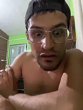 Snapshot of Yaoyepe chatting on 12.04.25 Yaoyepe online show from 12.04.25