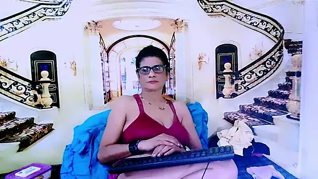 IndianAllure online show from 01.02.25