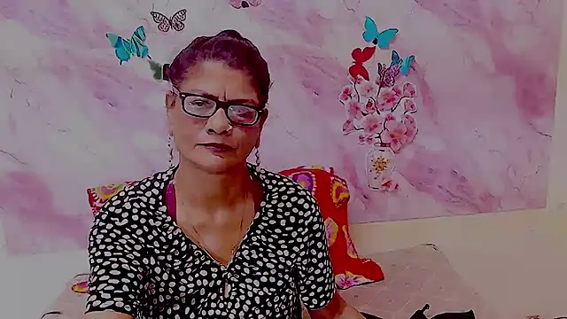 IndianAllure online show from 11.26.25