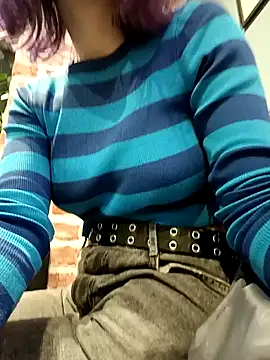 Snapshot of Frost_foxy chatting on 12.28.24 Frost foxy online show from 12.28.24