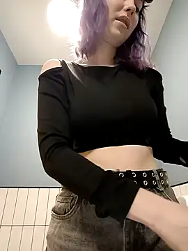 Snapshot of Frost_foxy chatting on 02.18.25 Frost foxy online show from 02.18.25