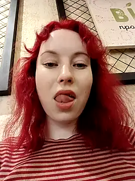 Snapshot of Frost_foxy chatting on 03.08.25 Frost foxy online show from 03.08.25