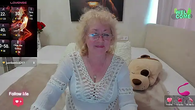 Snapshot of laylaroma chatting on 07.13.26 laylaroma online show from 07.13.26