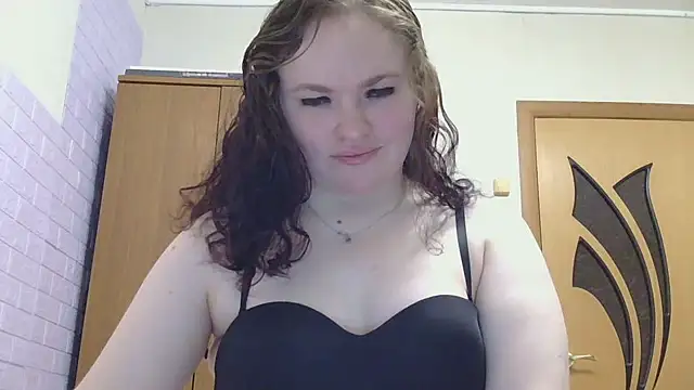 Snapshot of AliceForLoveOh chatting on 04.13.26 AliceForLoveOh online show from 04.13.26
